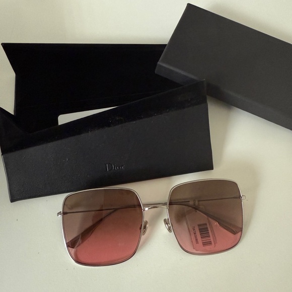 Dior Square Sunglasses with Gradient Lenses - Picture 3 of 4